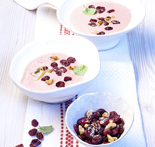 Fotos de receta Sopa fría dulce de yogur con cranberries